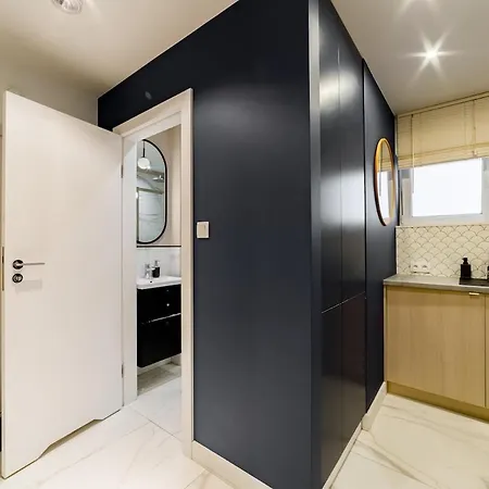 With Balcony And Views, Old Town, Metro * Warsaw