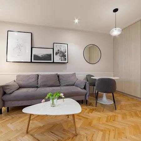 Апартаменты With Balcony And Views, Old Town, Metro Варшава