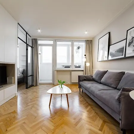 With Balcony And Views, Old Town, Metro * Варшава