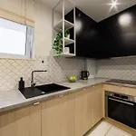 With Balcony And Views, Old Town, Metro Apartamento *